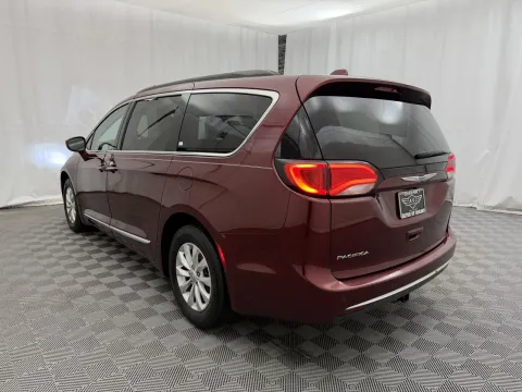 More photos of 2017 Chrysler Pacifica Touring-L at Autos of Chicago, IL