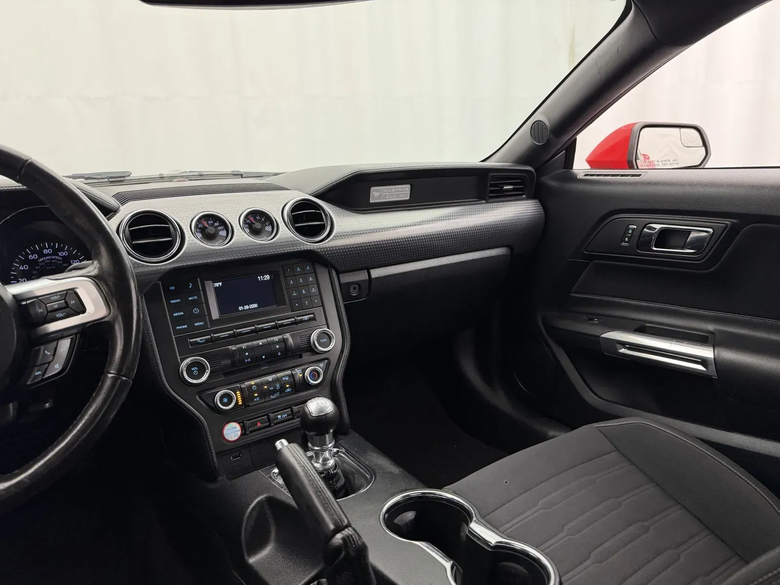 Ford Mustang photo 22