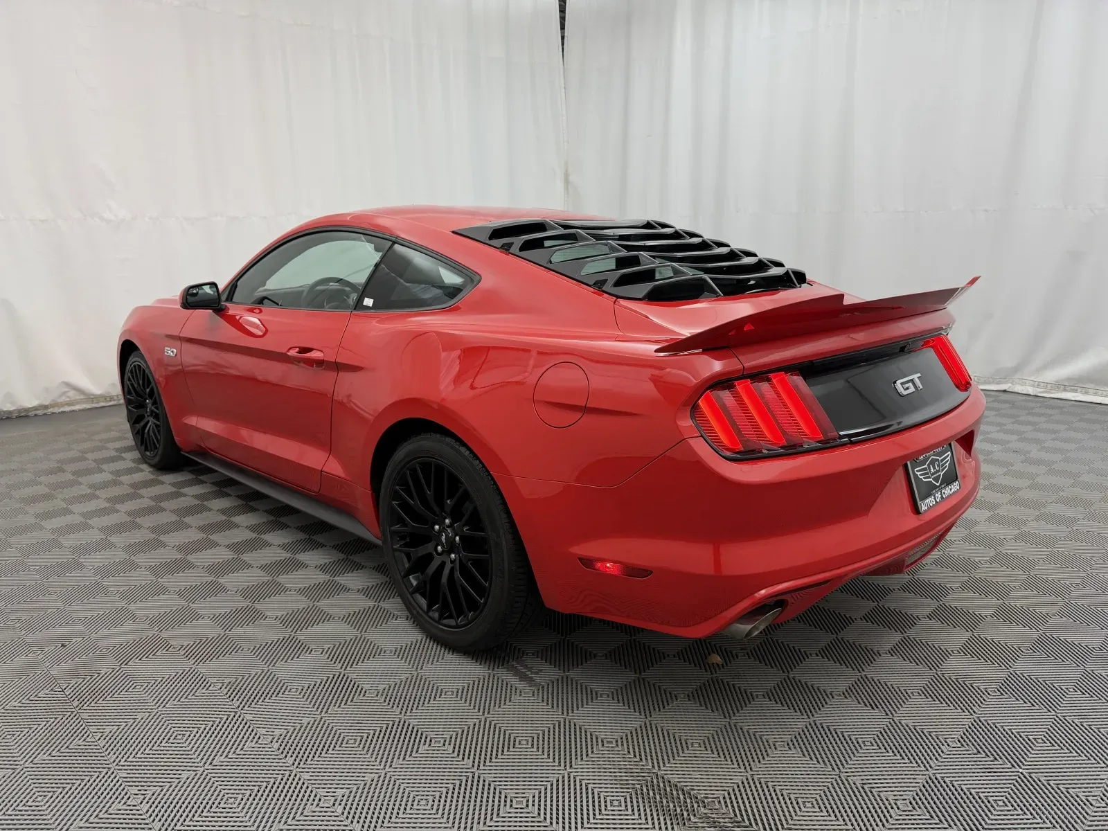 Ford Mustang photo 7