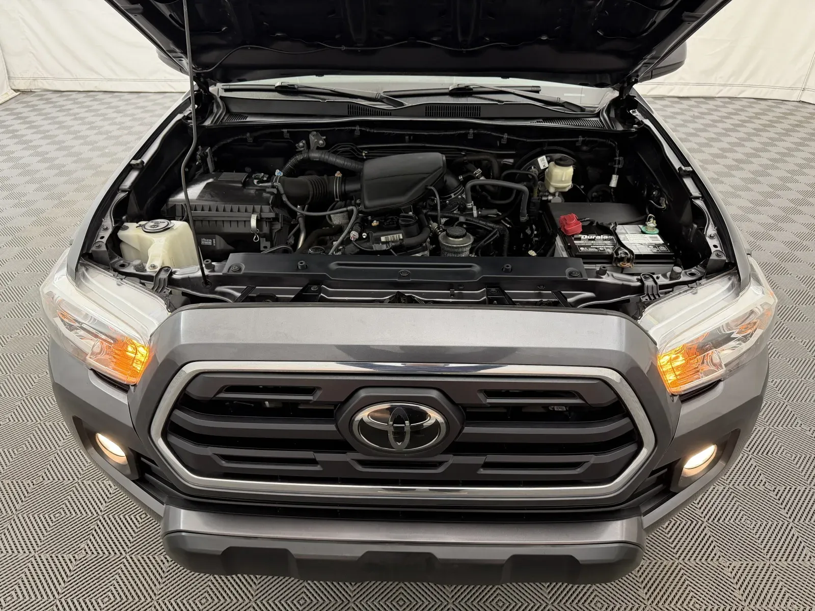 Toyota Tacoma photo 25