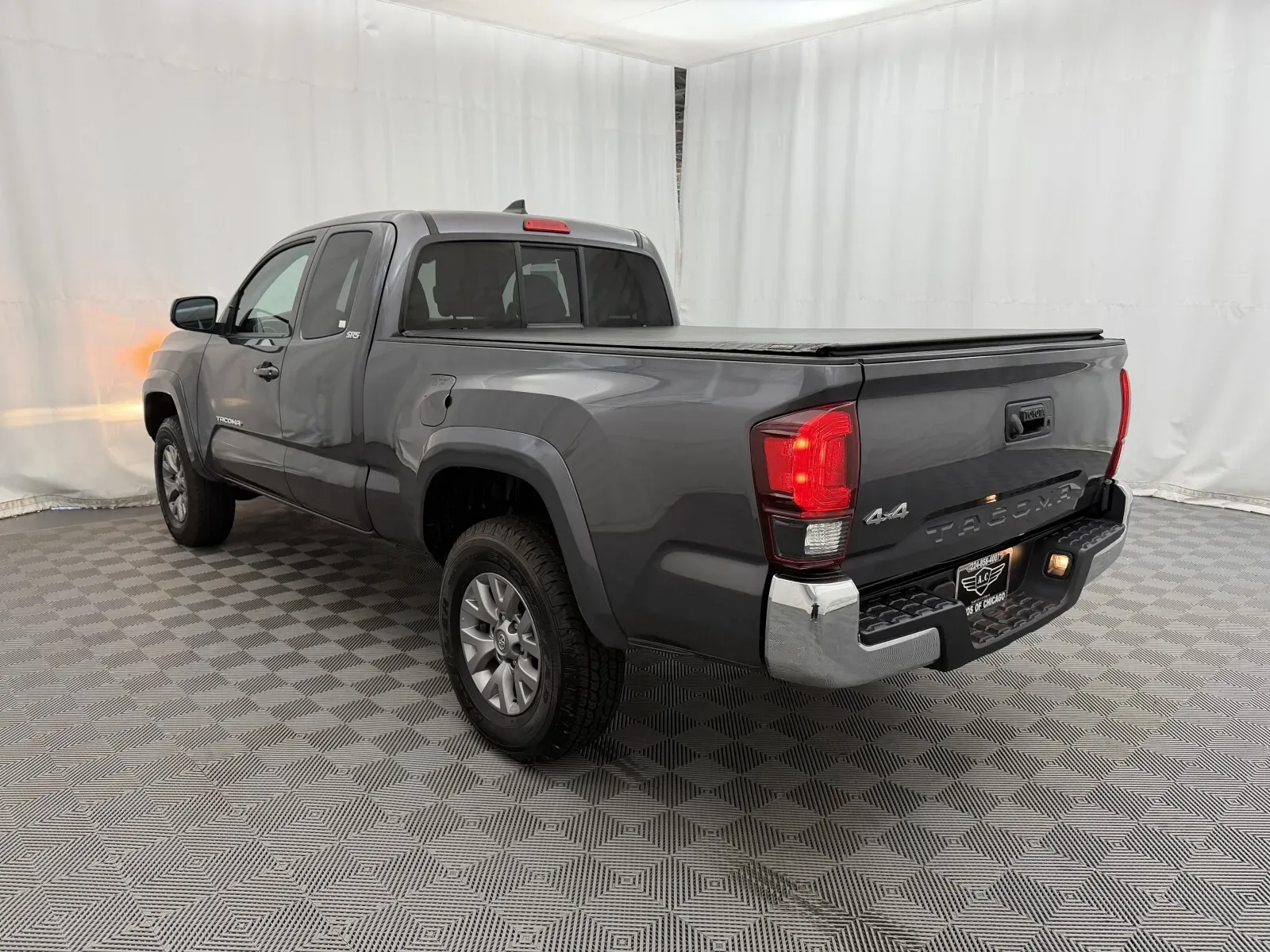 Toyota Tacoma photo 8