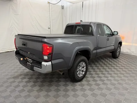 More photos of 2018 Toyota Tacoma SR5 at Autos of Chicago, IL