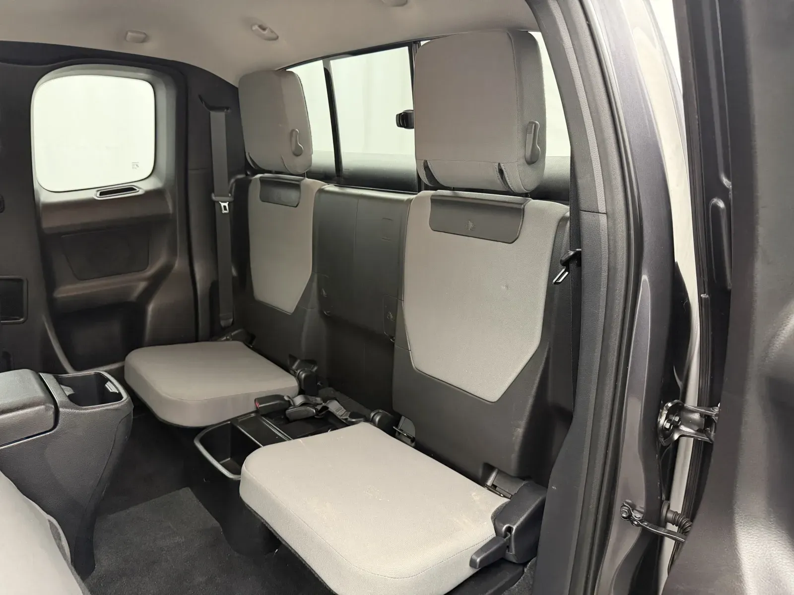 Toyota Tacoma photo 22