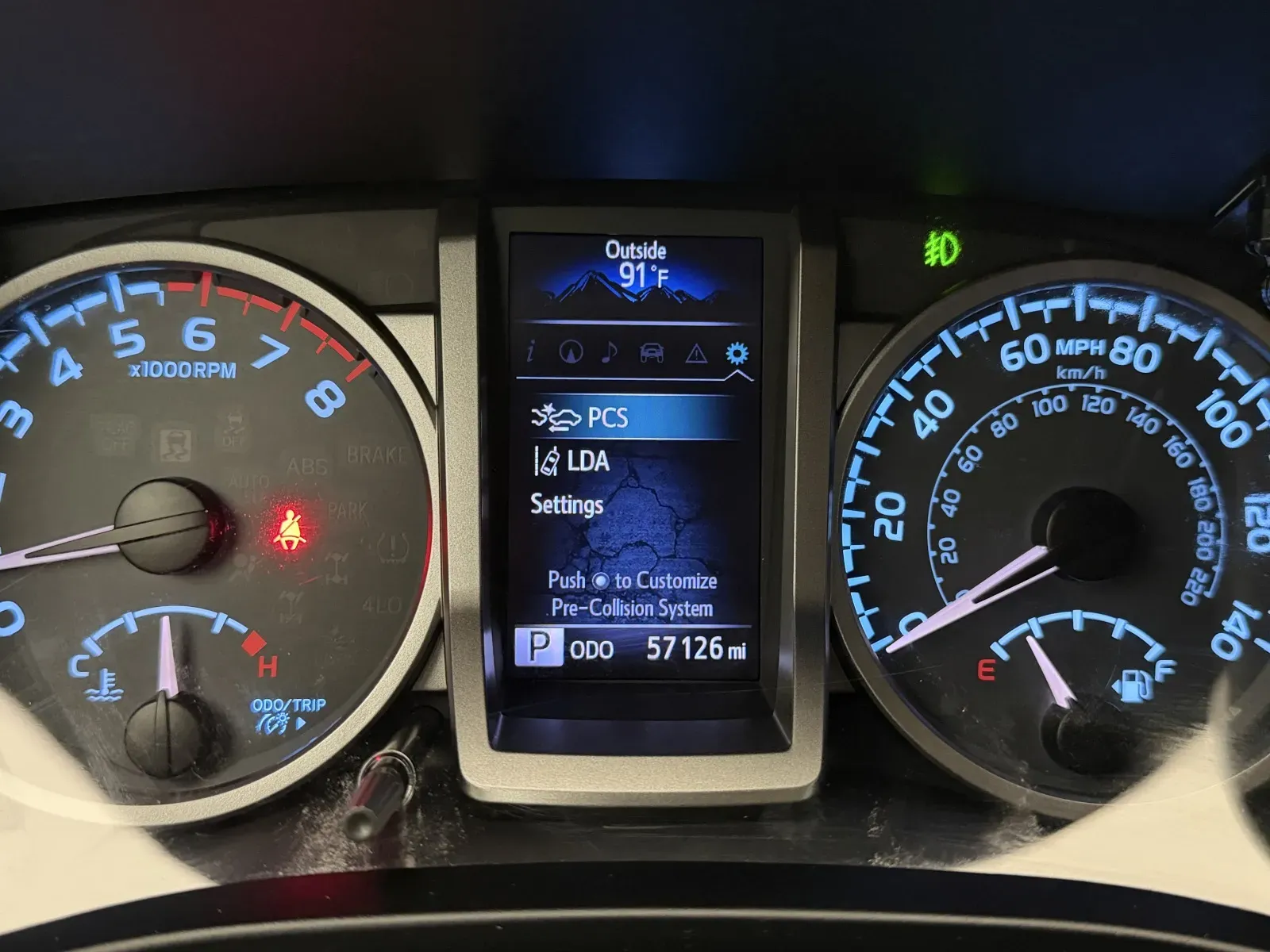 Toyota Tacoma photo 13