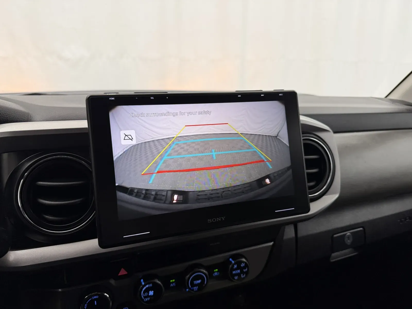 Toyota Tacoma photo 17