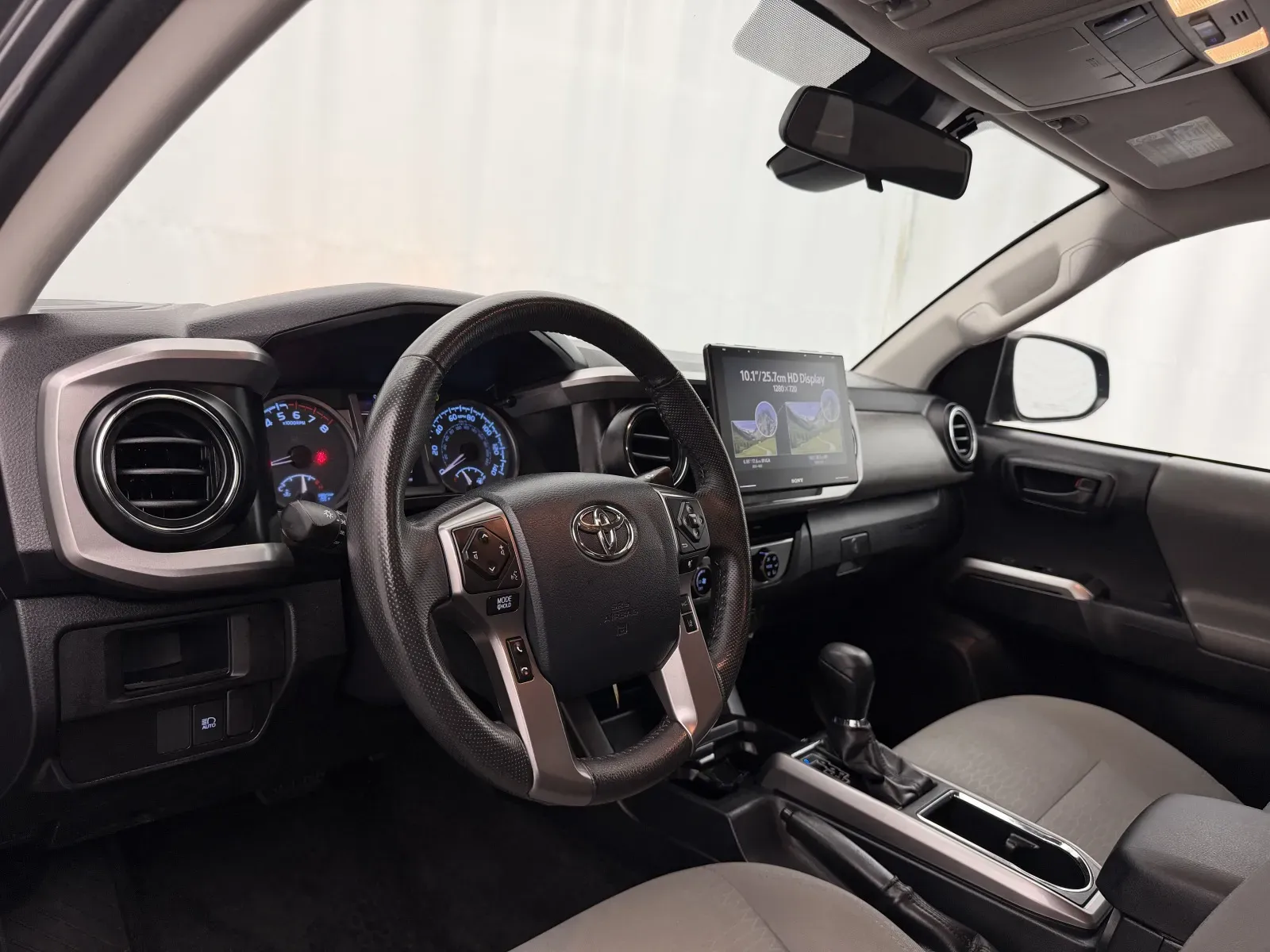 Toyota Tacoma photo 10