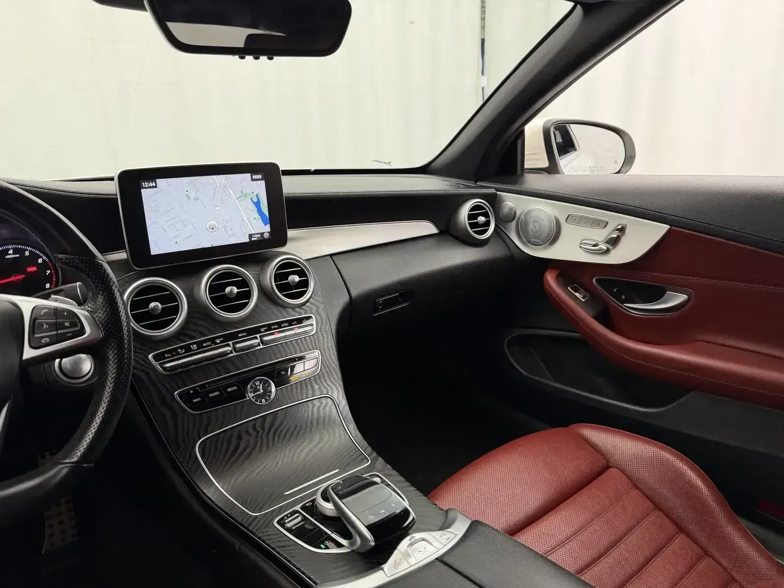Mercedes-Benz C-Class photo 30