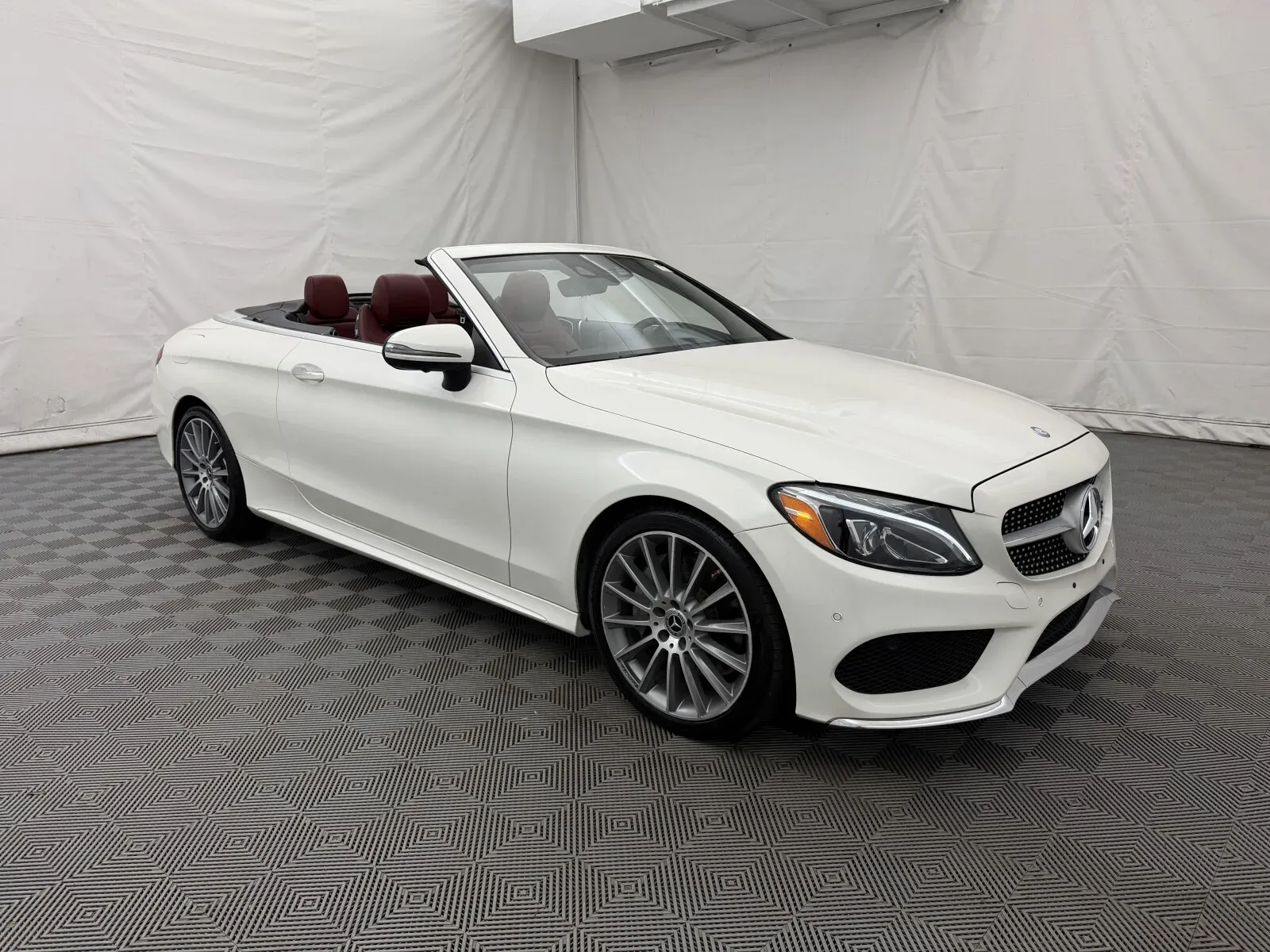 Mercedes-Benz C-Class photo 4