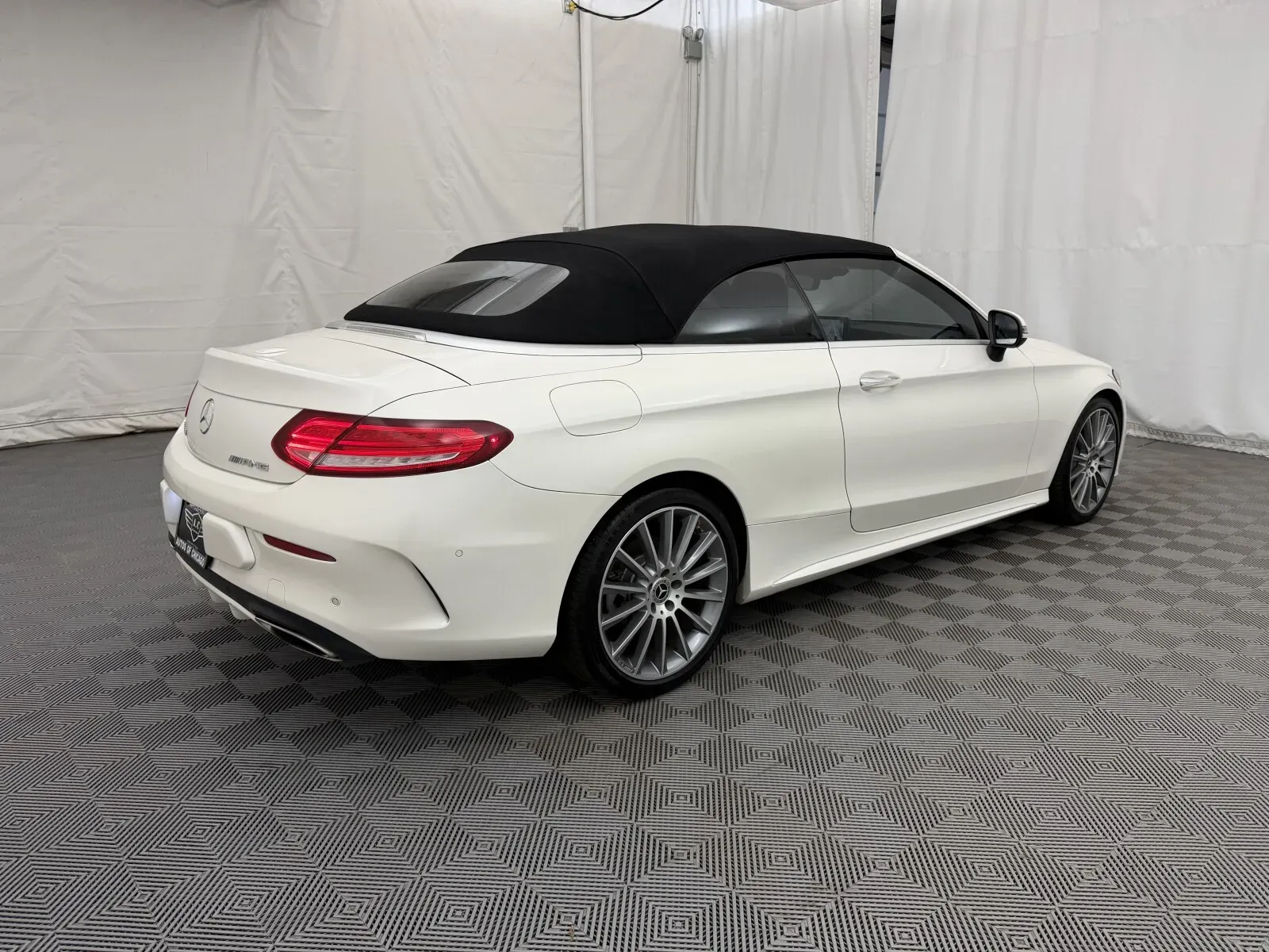 Mercedes-Benz C-Class photo 12