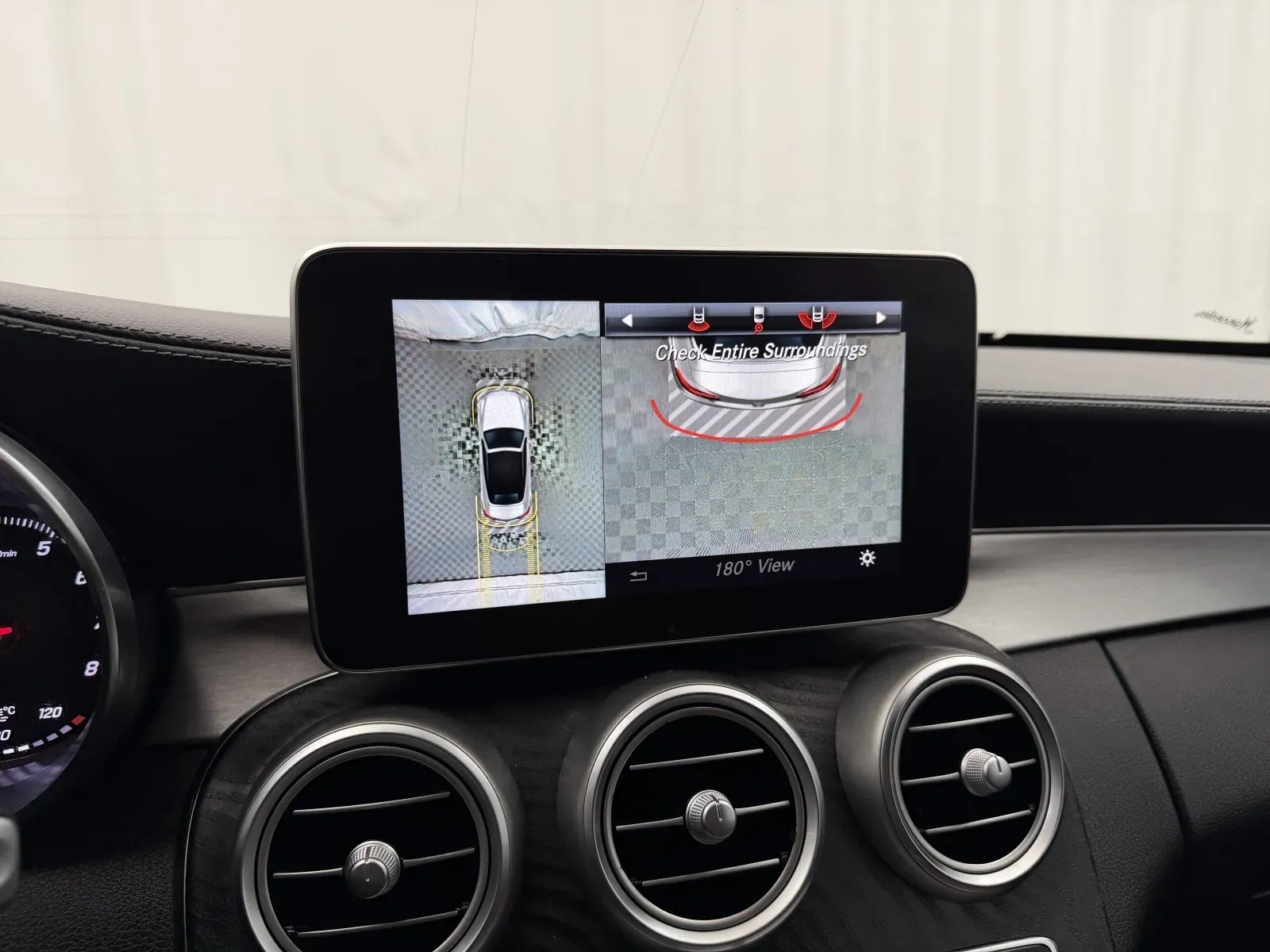 Mercedes-Benz C-Class photo 32