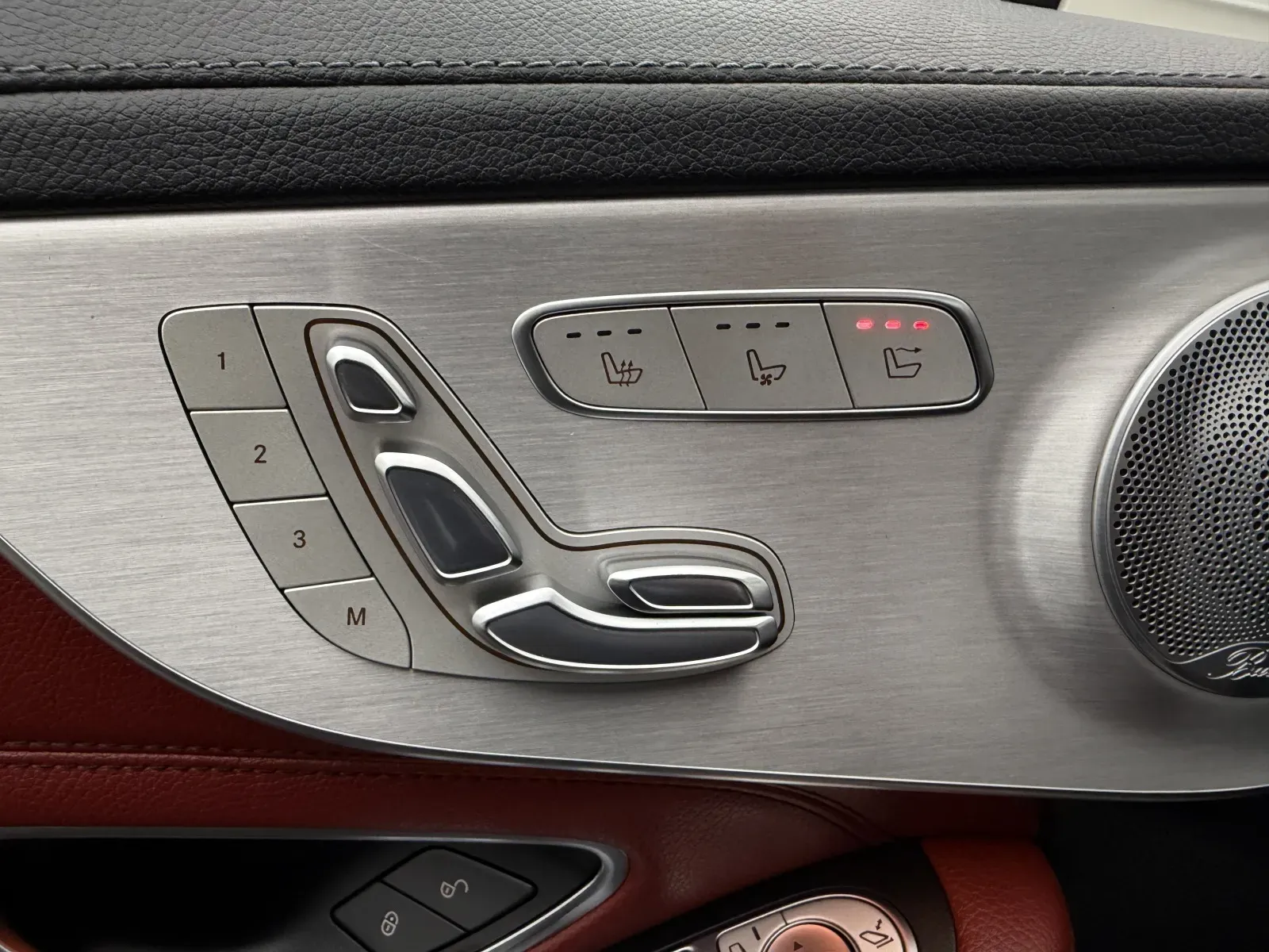 Mercedes-Benz C-Class photo 25