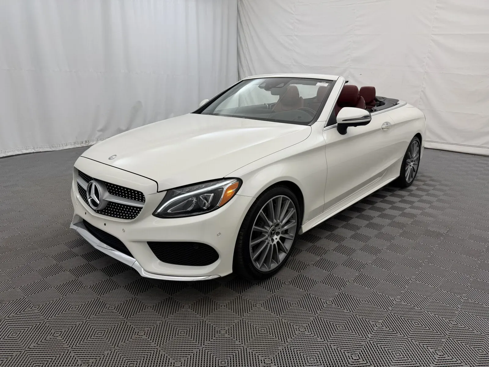 Mercedes-Benz C-Class photo 2