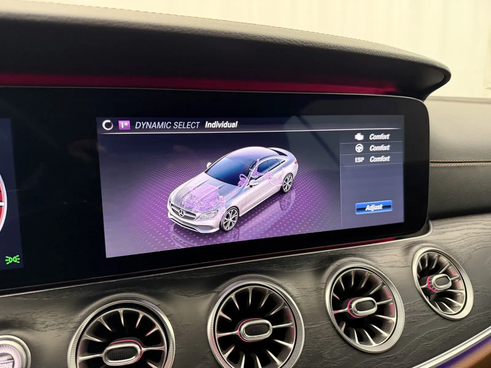 Mercedes-Benz E-Class photo 34