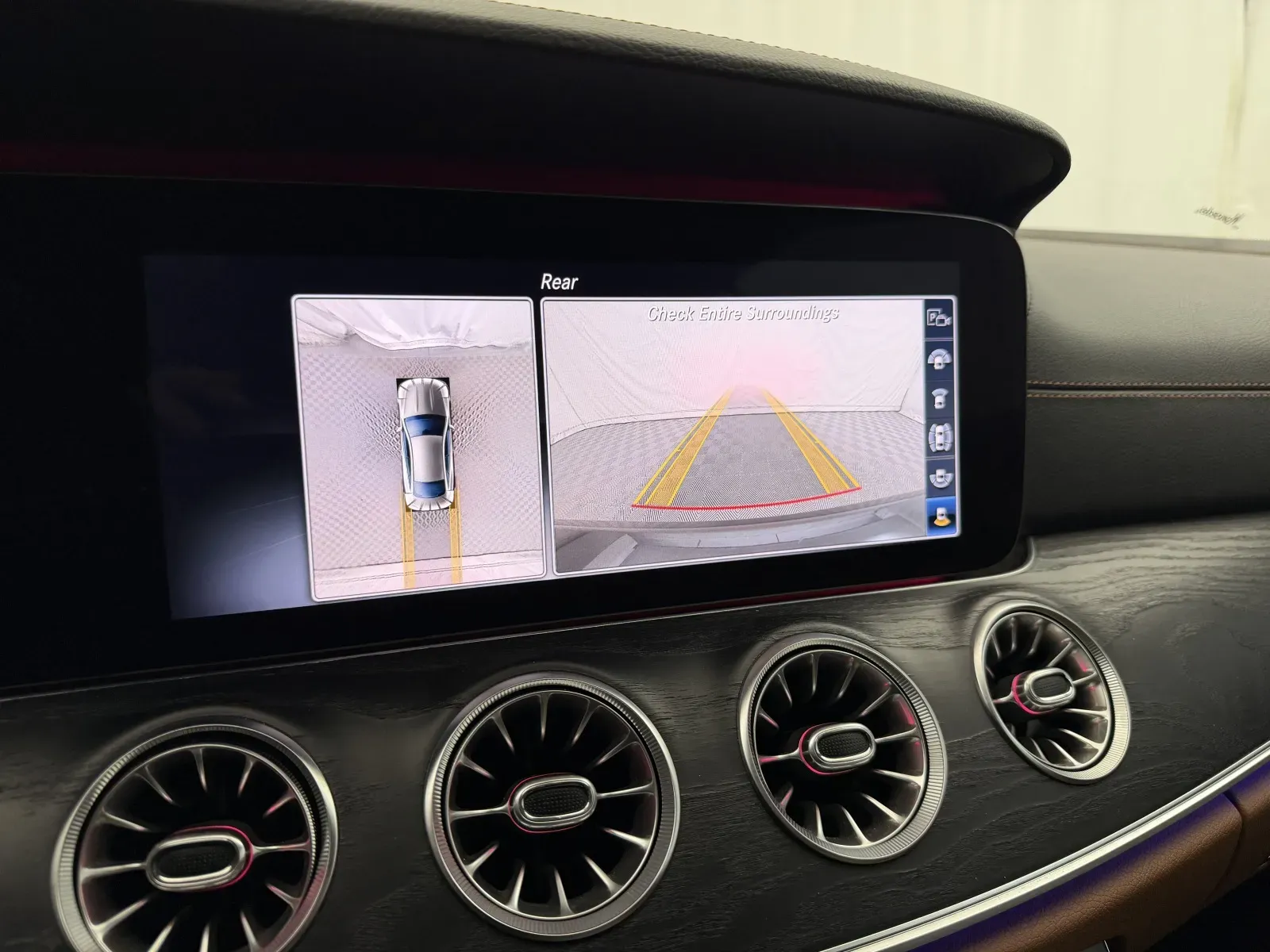 Mercedes-Benz E-Class photo 29