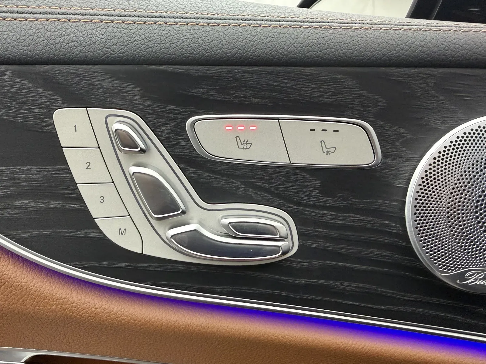 Mercedes-Benz E-Class photo 18