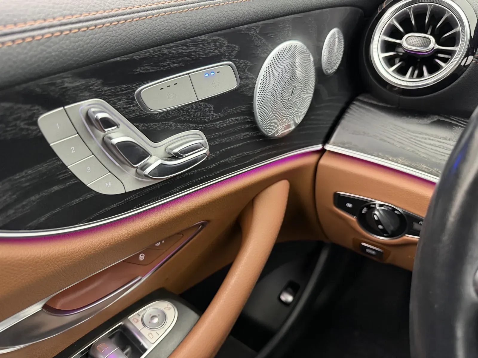 Mercedes-Benz E-Class photo 17