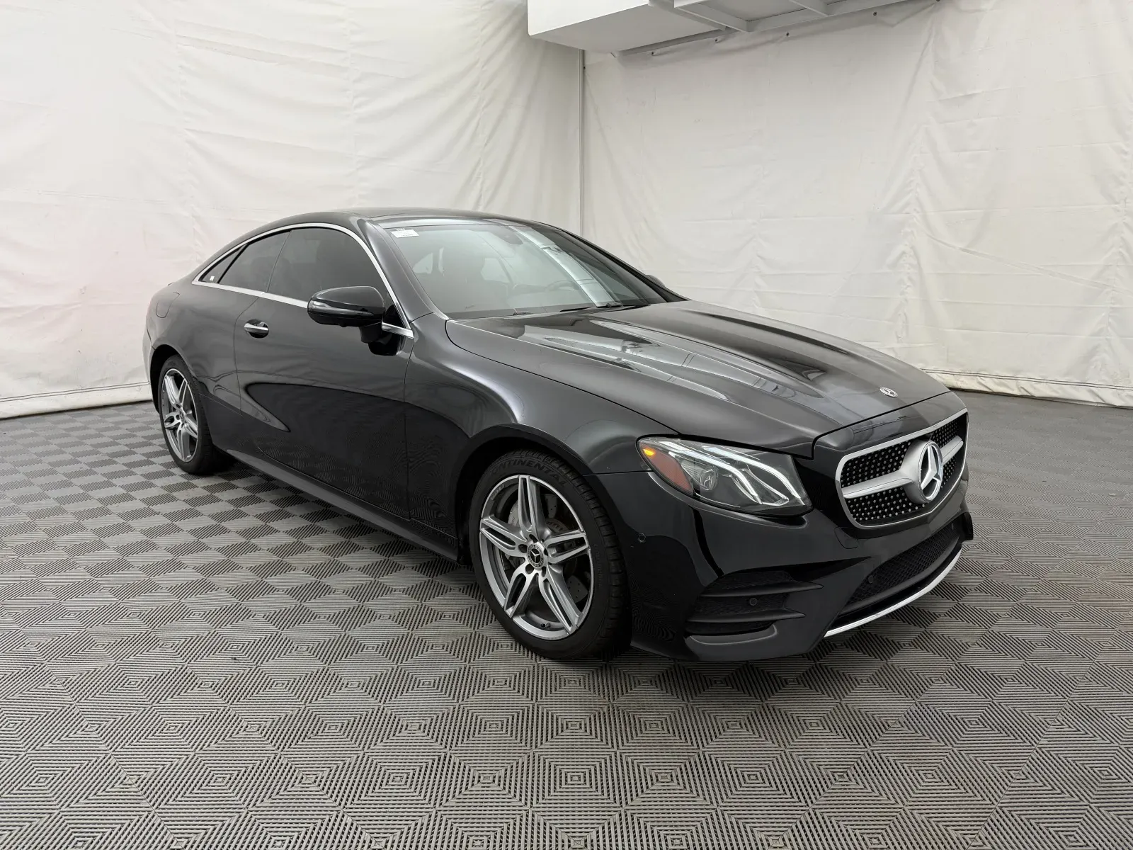Mercedes-Benz E-Class photo 4
