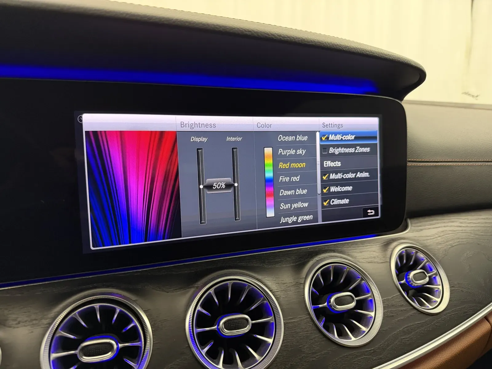 Mercedes-Benz E-Class photo 40