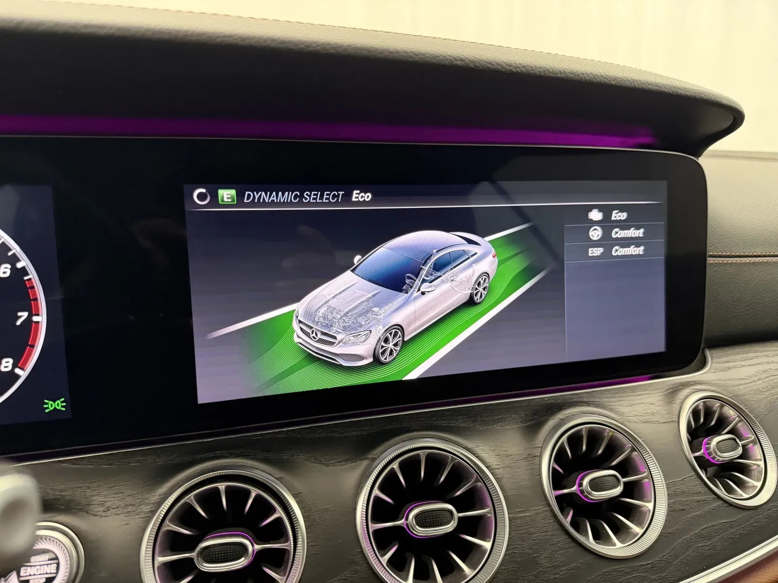 Mercedes-Benz E-Class photo 38
