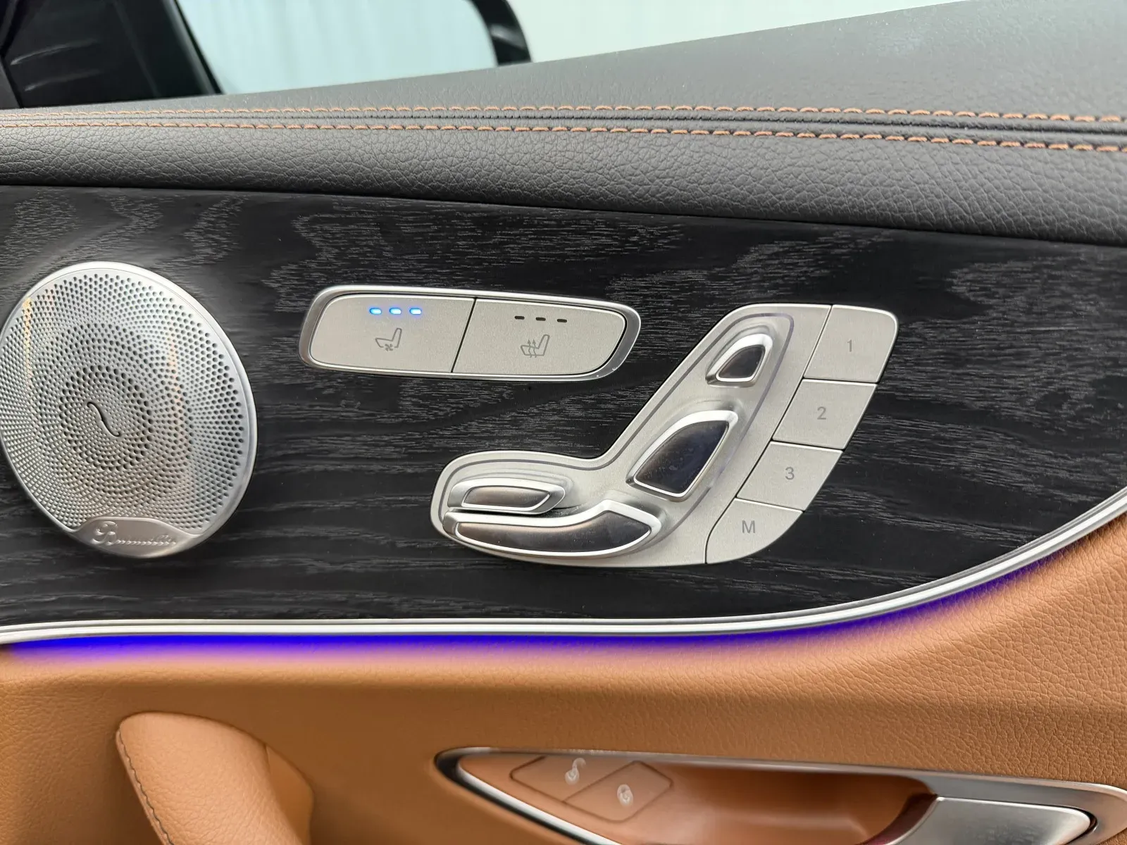 Mercedes-Benz E-Class photo 49