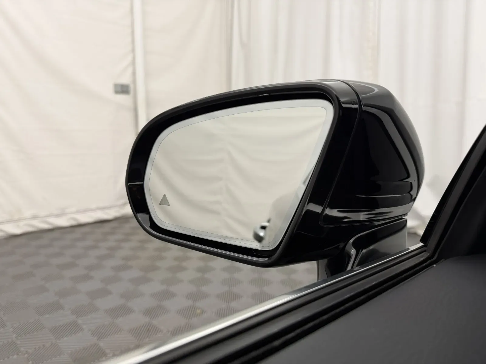 Mercedes-Benz E-Class photo 21
