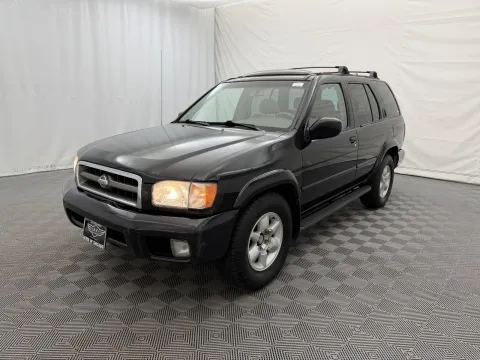Photos of 2001 Nissan Pathfinder LE for sale in Arlington Heights, IL at Autos of Chicago