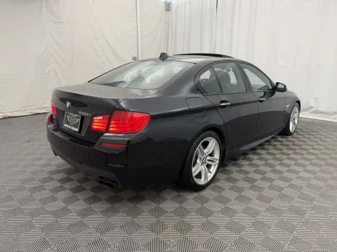More photos of 2011 BMW 5 Series 550i xDrive at Autos of Chicago, IL