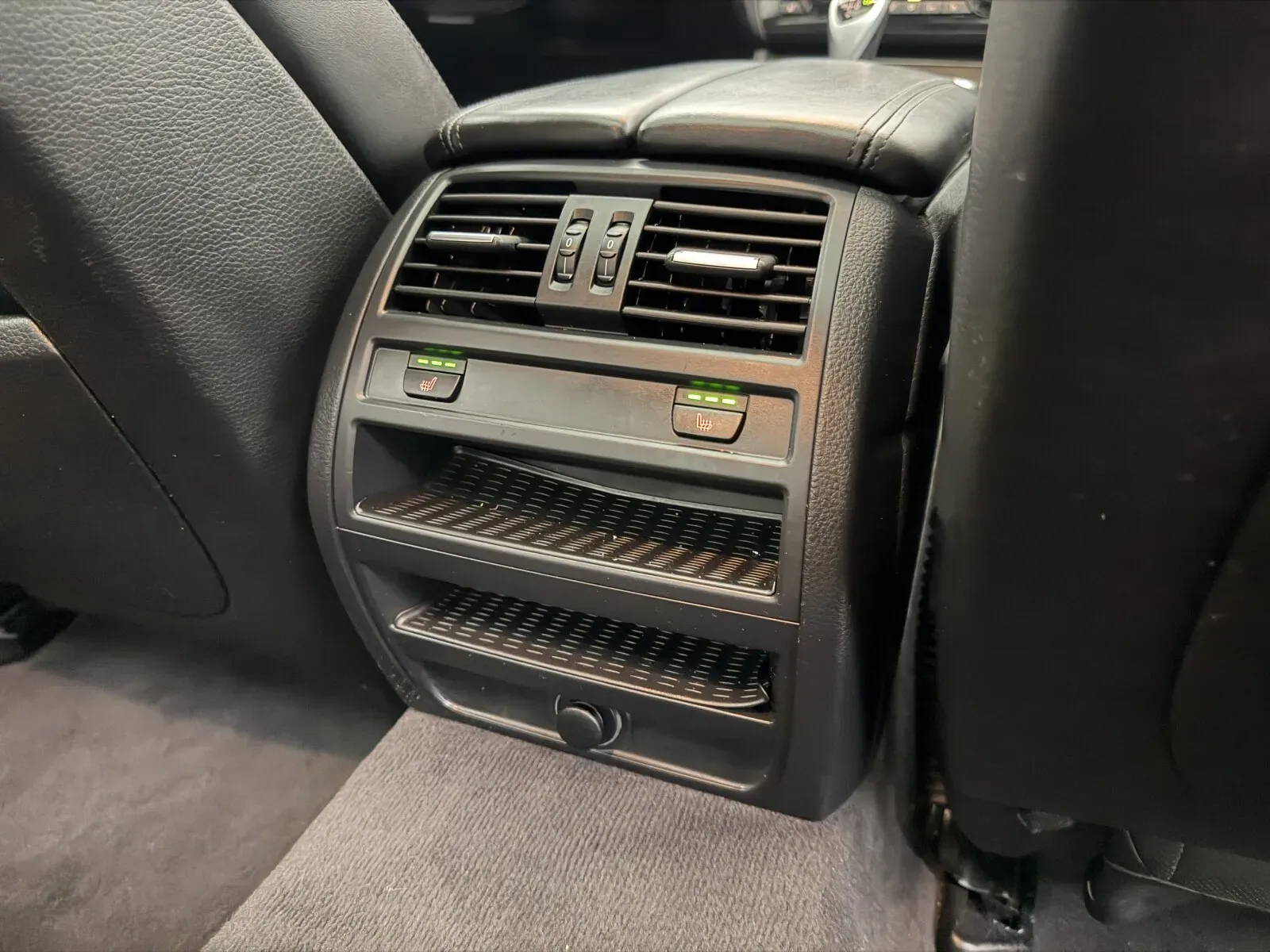 BMW 5 Series photo 32