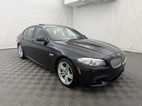 More photos of 2011 BMW 5 Series 550i xDrive at Autos of Chicago, IL