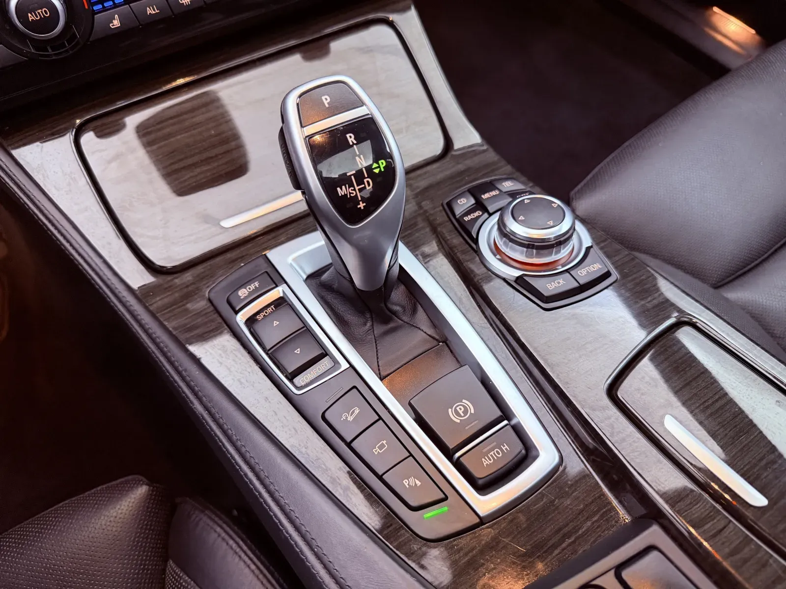 BMW 5 Series photo 29