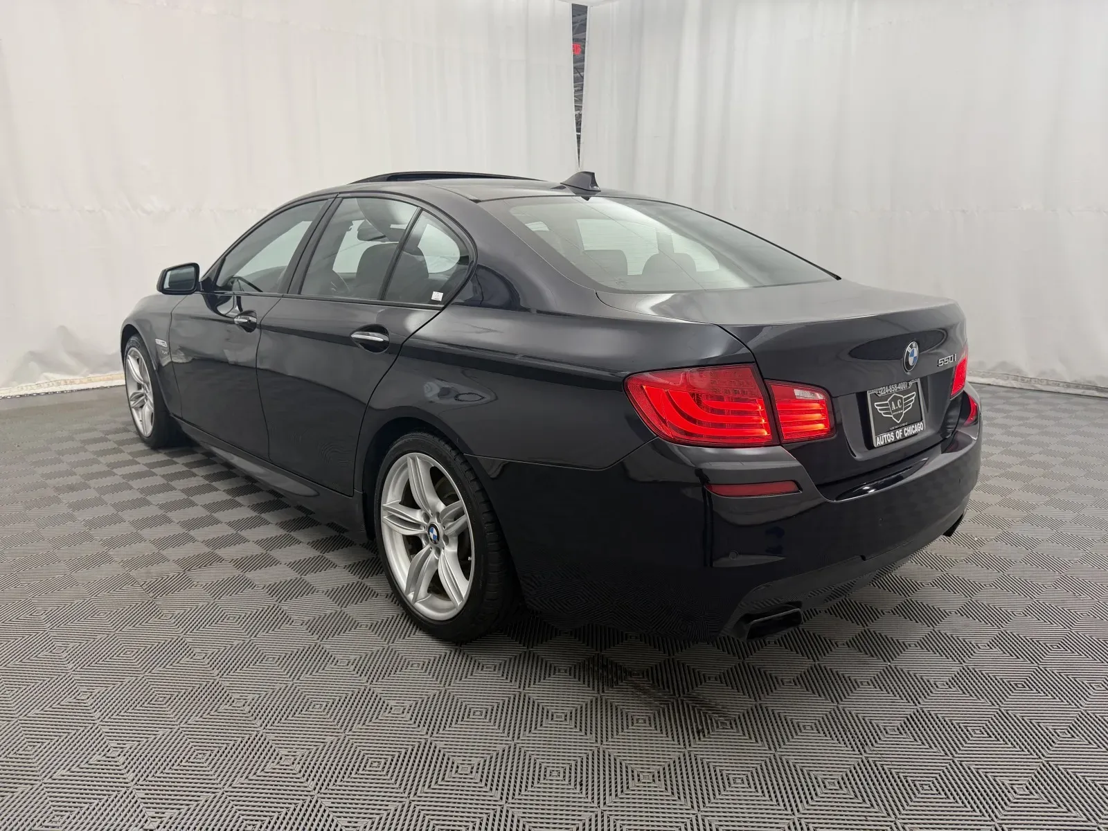 BMW 5 Series photo 7