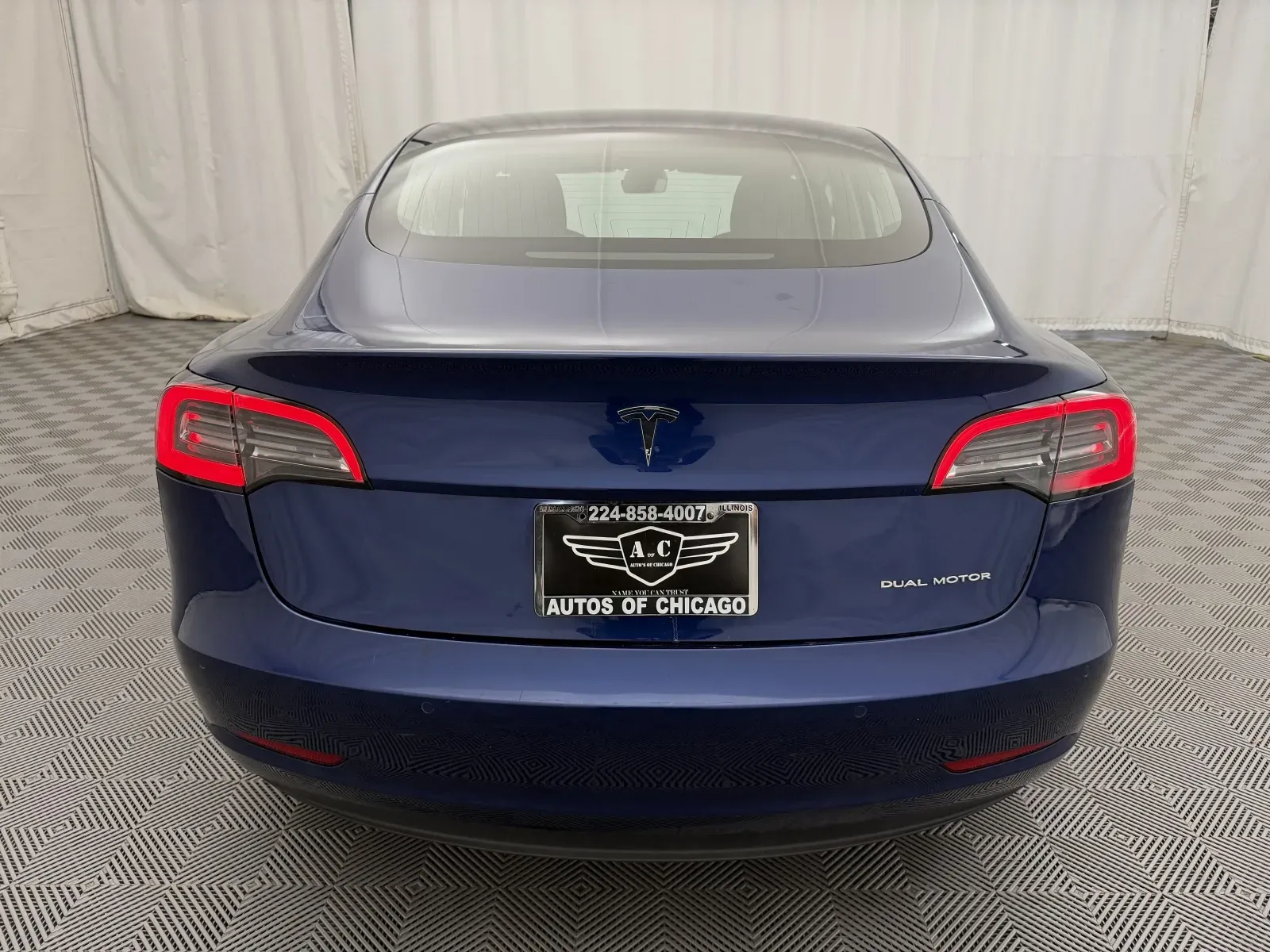 Tesla Model 3 photo 6
