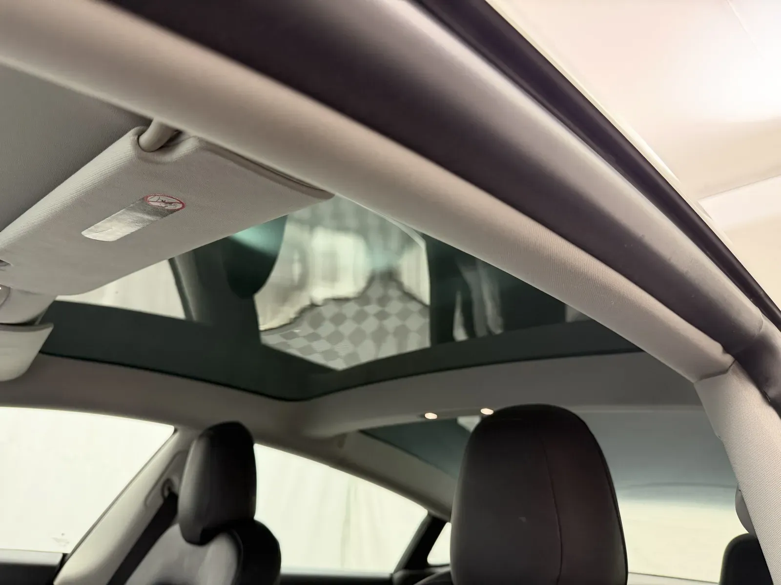 Tesla Model 3 photo 10