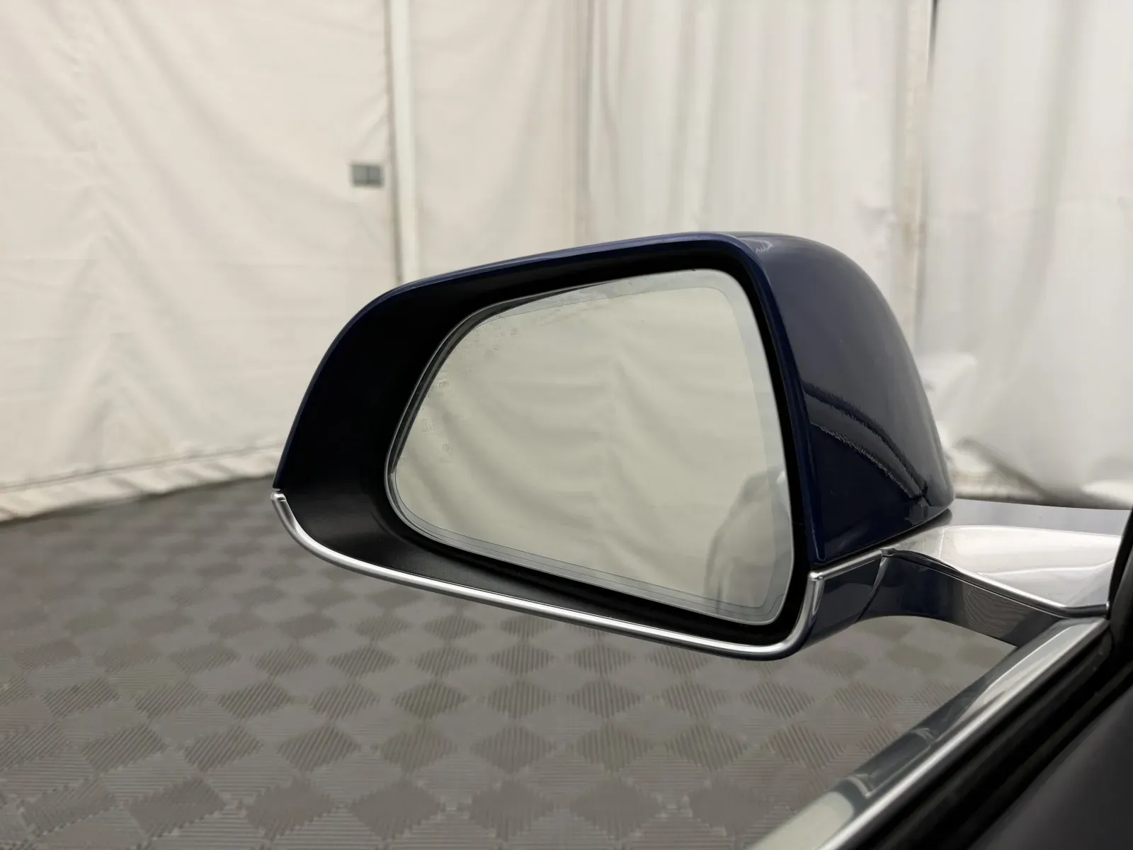 Tesla Model 3 photo 14