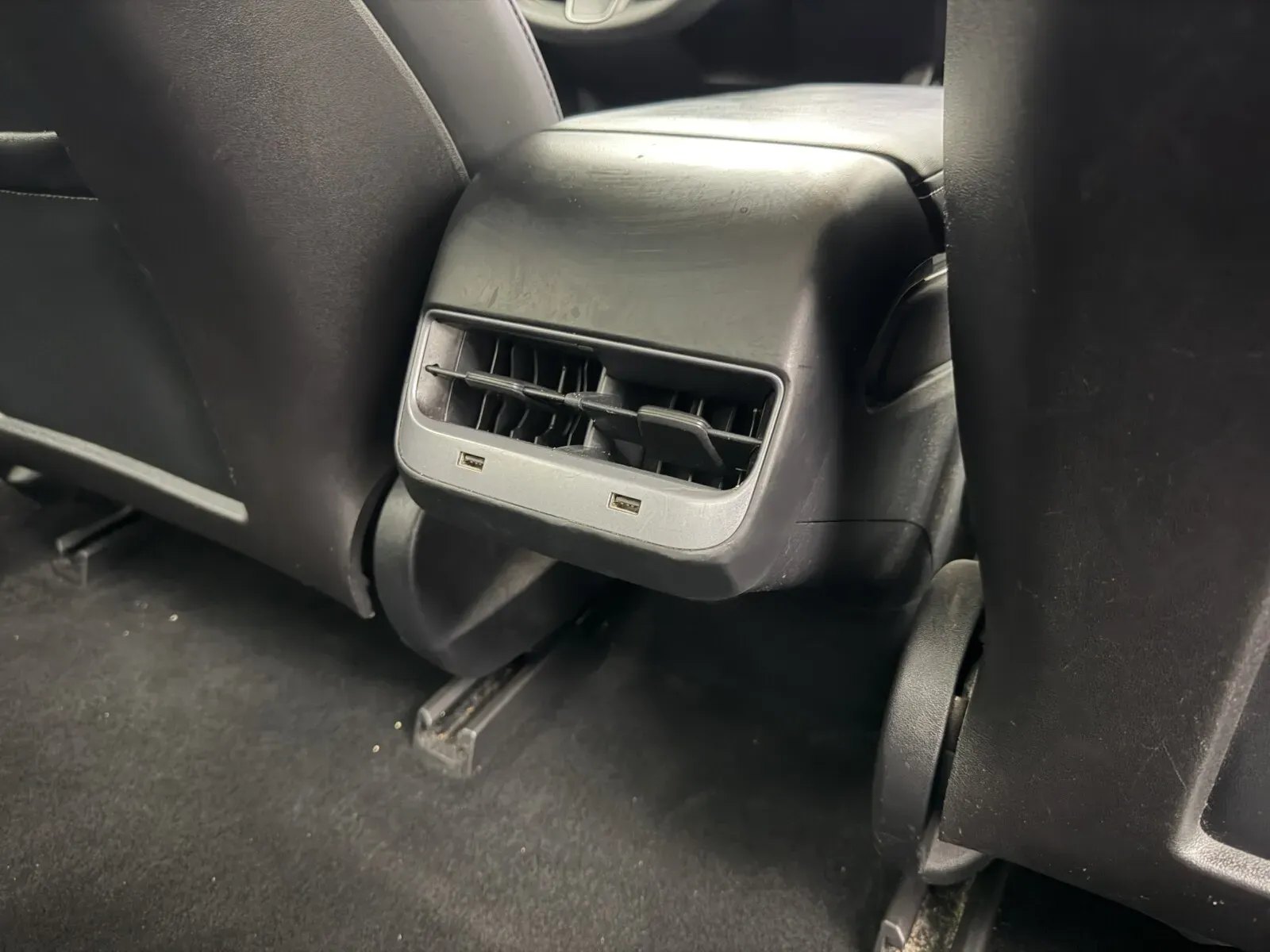 Tesla Model 3 photo 32