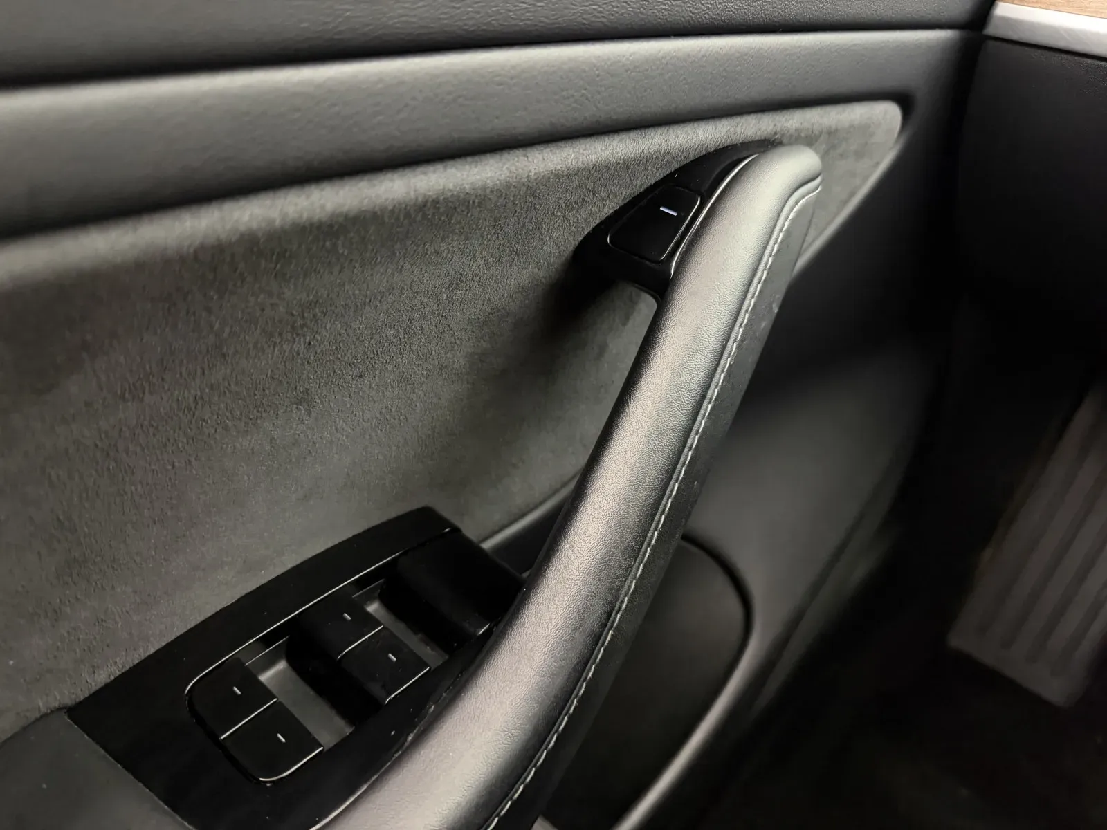 Tesla Model 3 photo 13