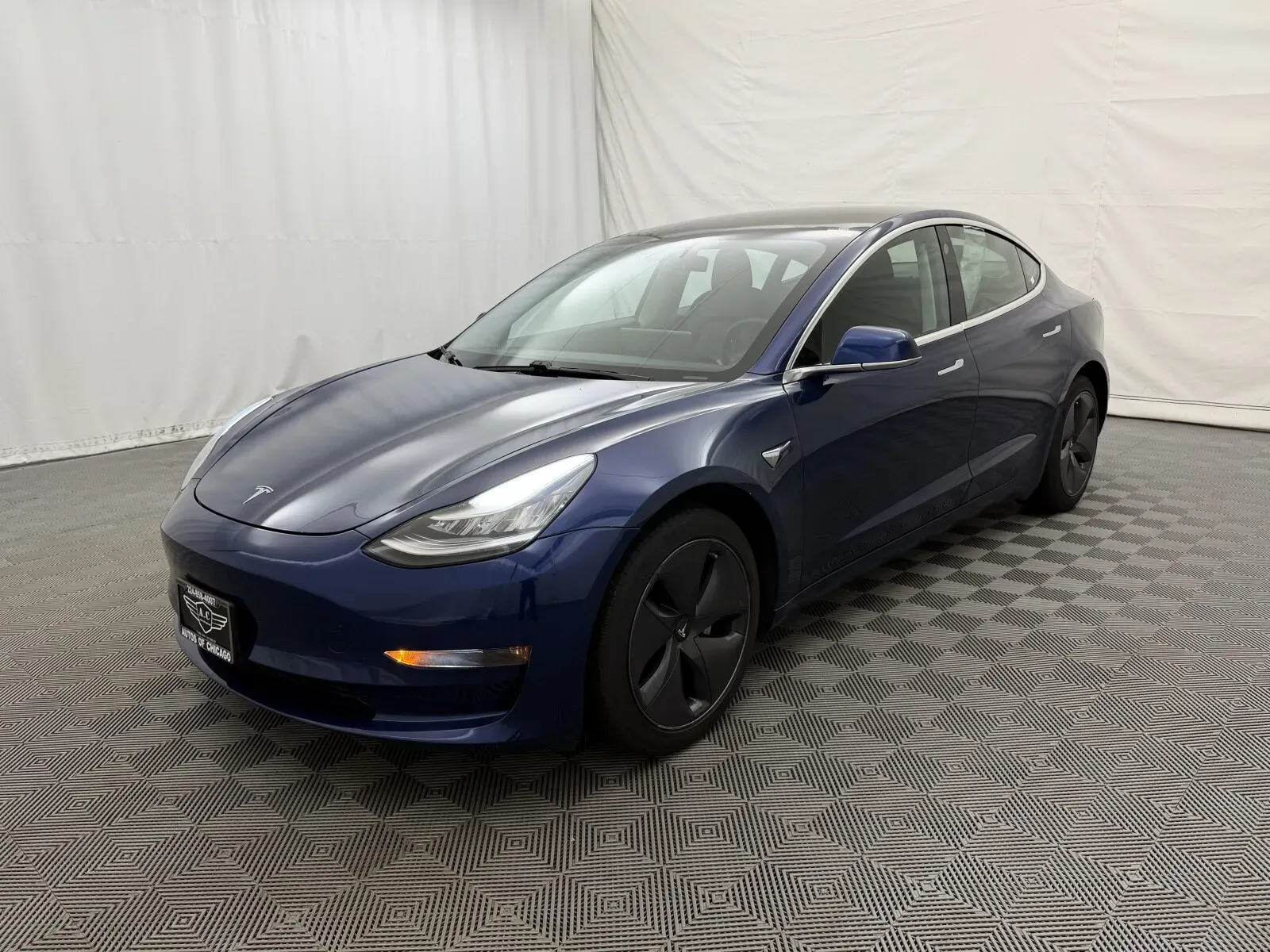 Tesla Model 3 photo 2
