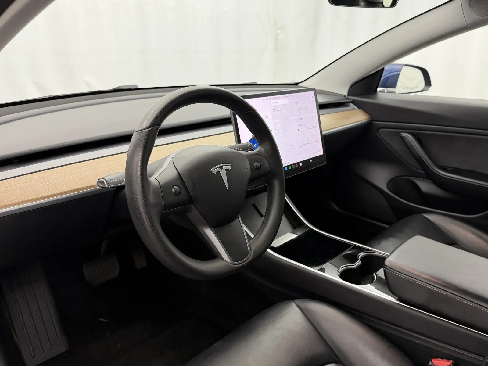 Tesla Model 3 photo 9