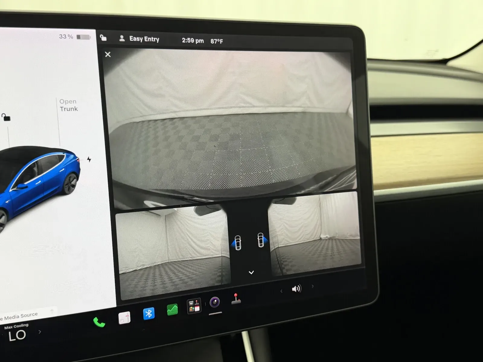 Tesla Model 3 photo 18