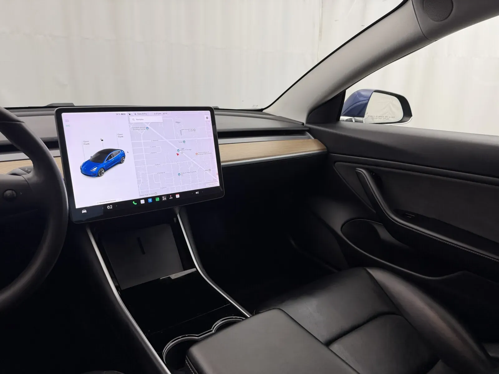 Tesla Model 3 photo 16