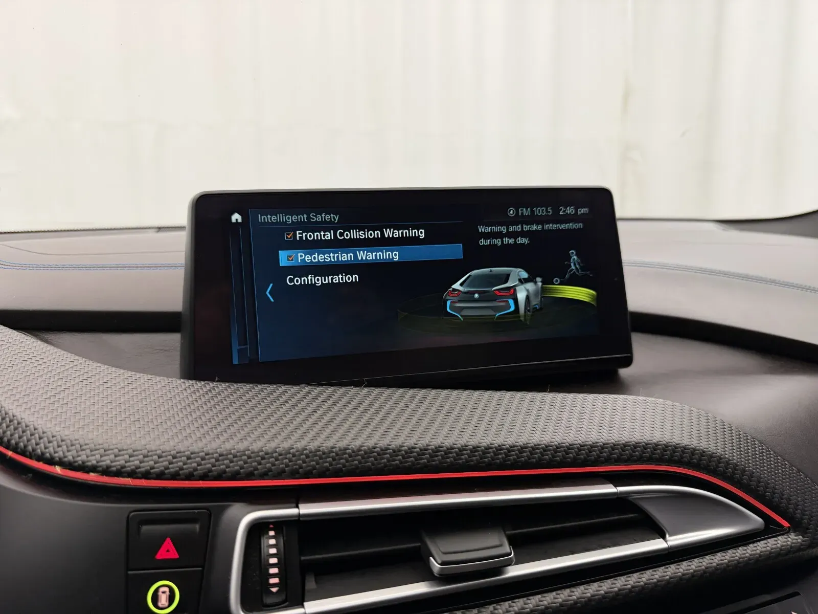 BMW i8 photo 21