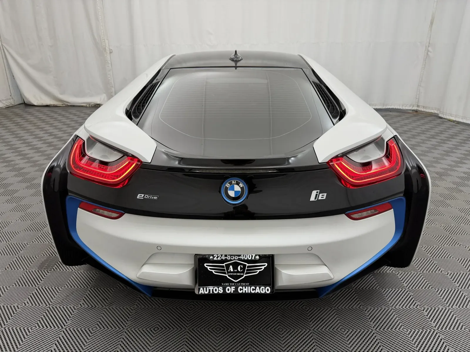 BMW i8 photo 9