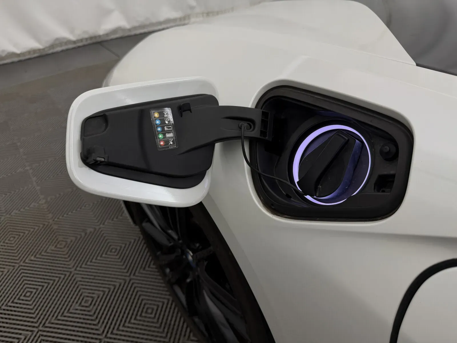 BMW i8 photo 8