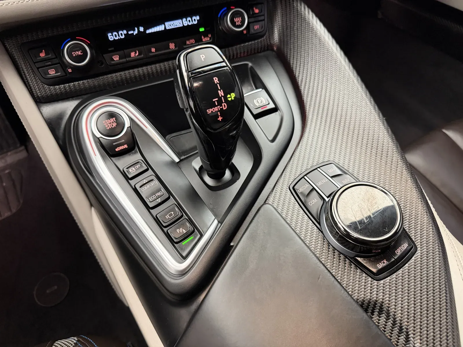 BMW i8 photo 27