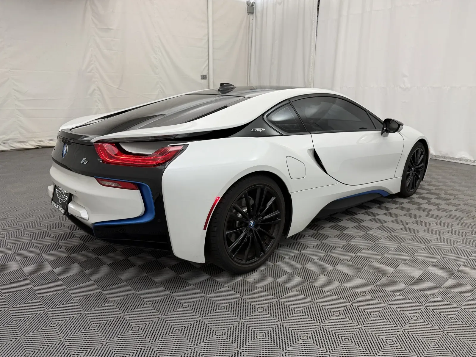 BMW i8 photo 6