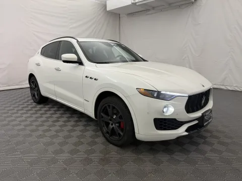 More photos of 2018 Maserati Levante GranSport at Autos of Chicago, IL