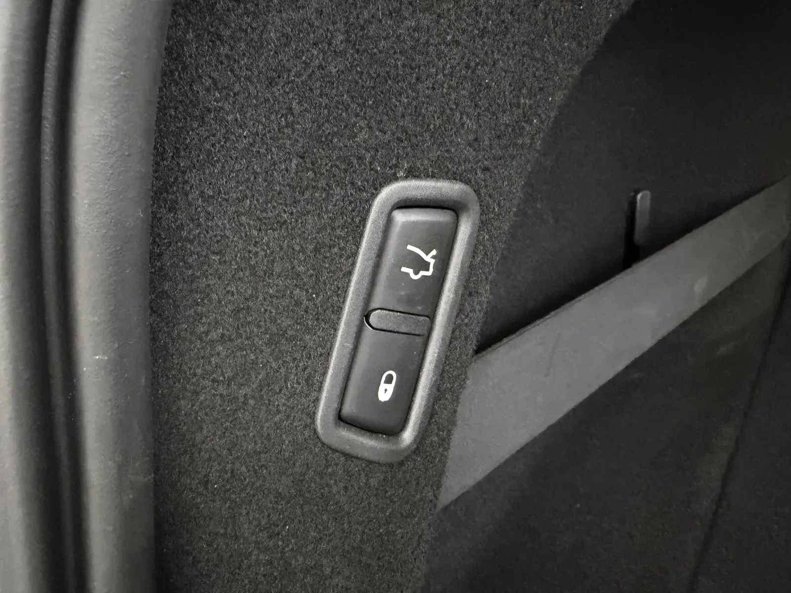 Maserati Levante photo 37