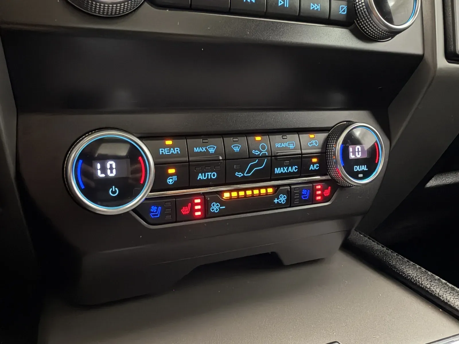 Ford Expedition photo 29