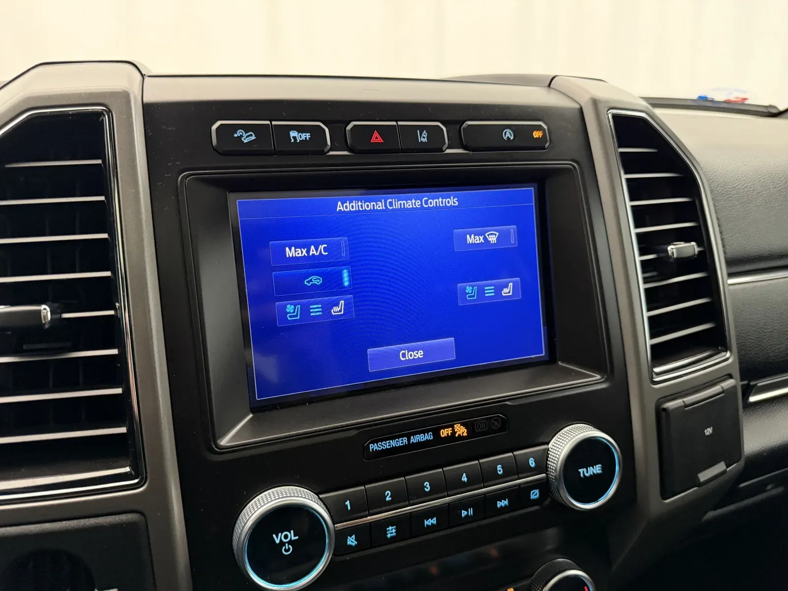 Ford Expedition photo 24