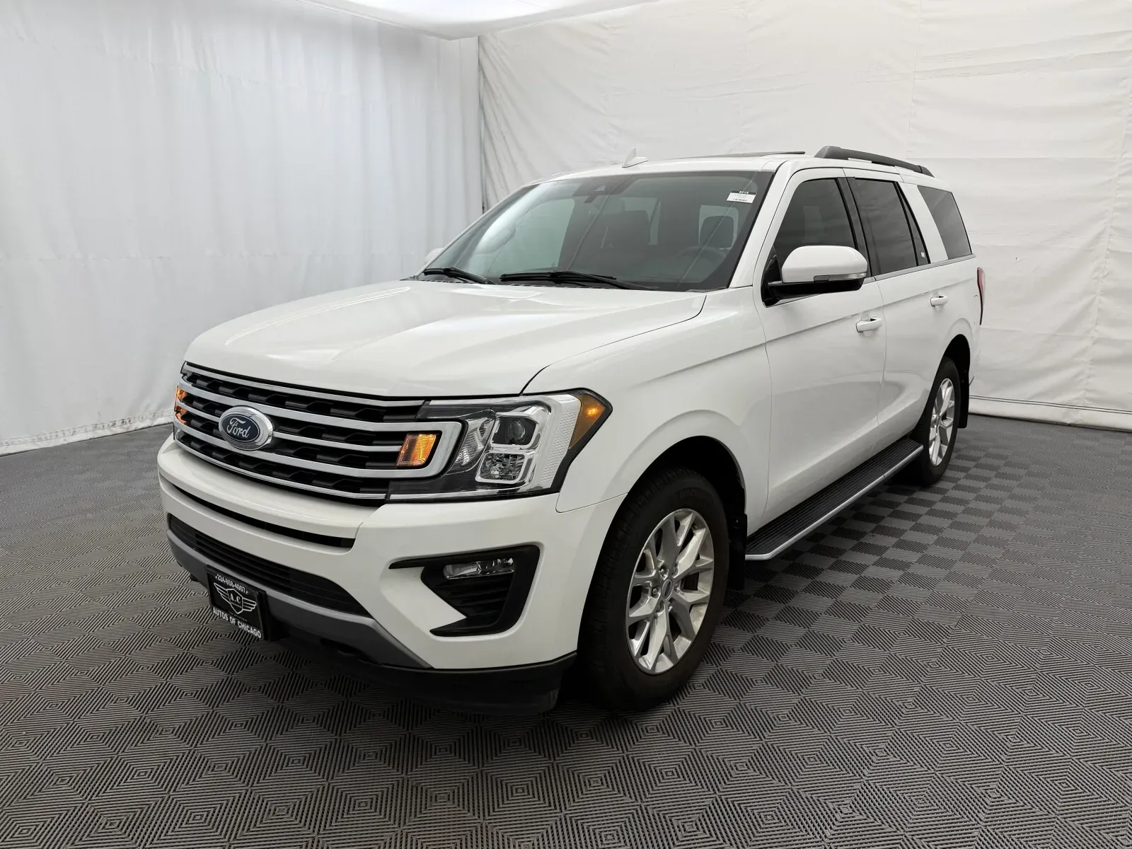 Ford Expedition photo 2